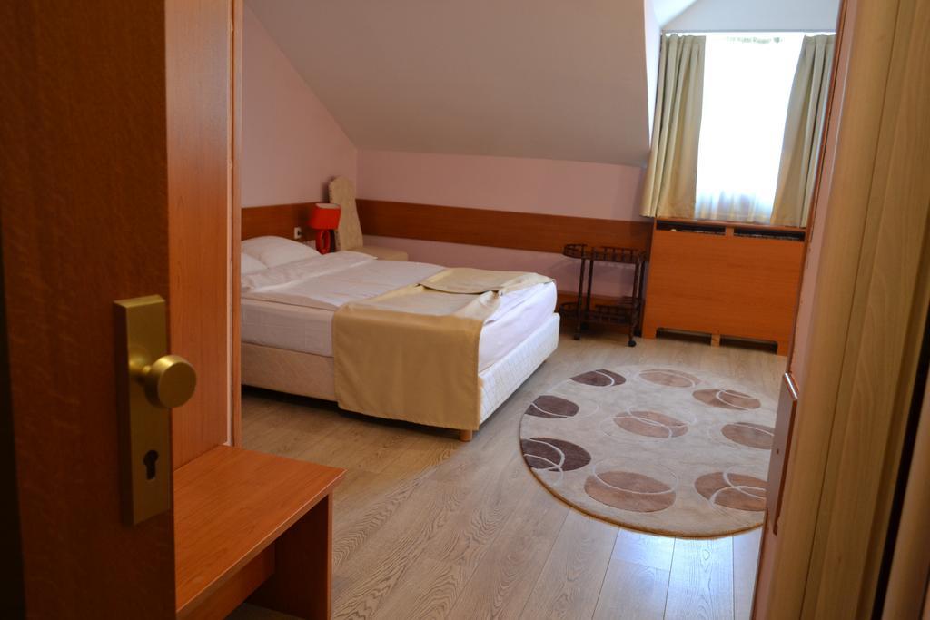 Hotel Tomce Sofka Skopie Habitación foto